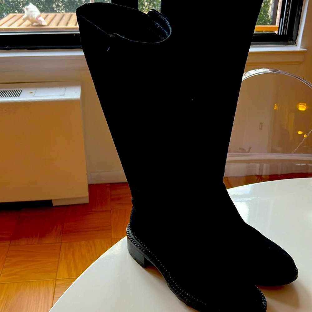 Women’s Aquatalia suede black knee high boots. Super comfortable.